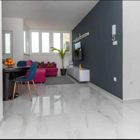 شقة Leilani Stunning View Apartment Near The Center!