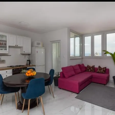 Leilani Stunning View Apartment Near The Center! *