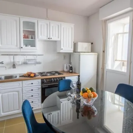 Leilani Stunning View Apartment Near The Center! شقة